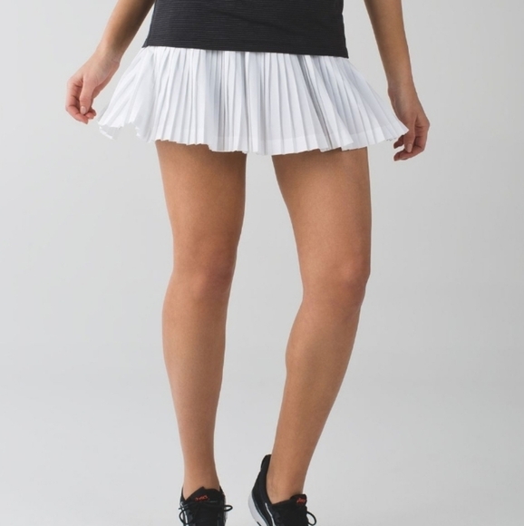 lululemon athletica Dresses & Skirts - Lululemon Pleat To Street Skirt